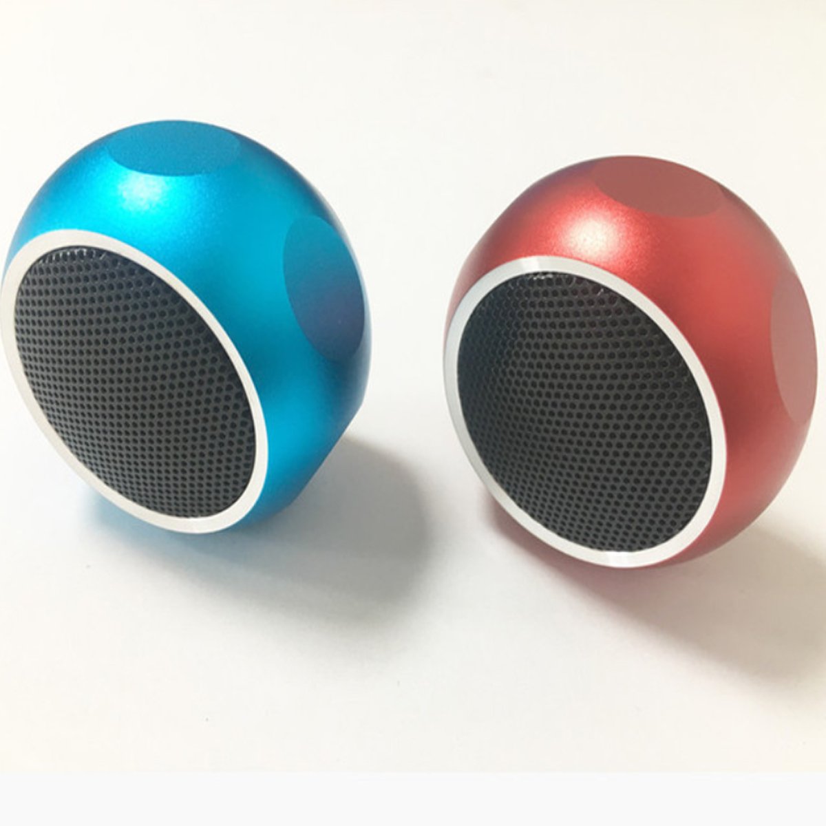 Big Sound Mini Speakers In 5 Colors Salmon Lucky